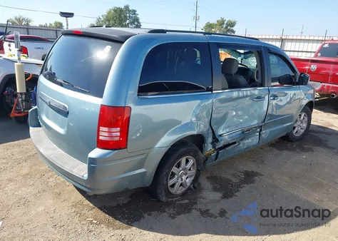 2010 Chrysler Town & Country Touring from USA, damaged, VIN 2A4RR5D18AR245563